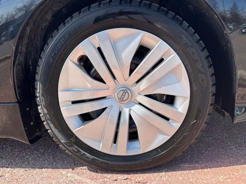 Used 2024 Nissan Leaf S image 28
