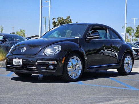 Used 2018 Volkswagen Beetle 2.0T SE w/ SE Premium Package image 6