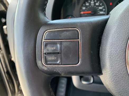 Used 2013 Jeep Patriot Latitude image 36