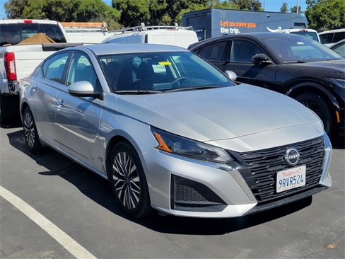 Used 2023 Nissan Altima 2.5 SV image 1