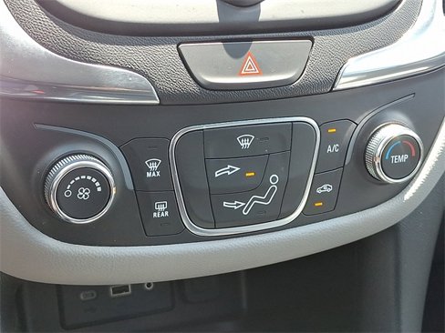 Used 2020 Chevrolet Equinox LT image 18