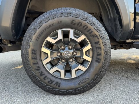 Used 2020 Toyota Tacoma 4x4 Double Cab image 9