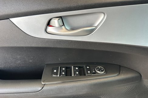 Used 2023 Kia Forte LXS image 11