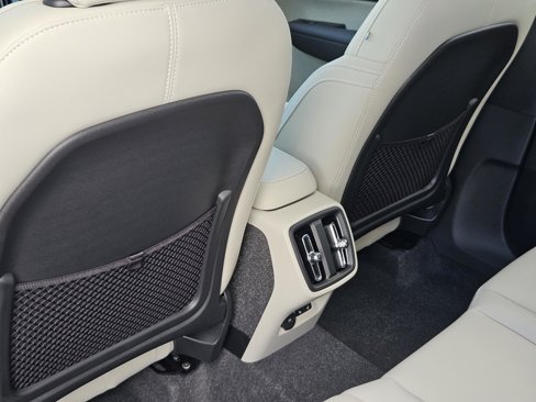 New 2025 Volvo XC40 B5 Ultra w/ Climate Package image 32