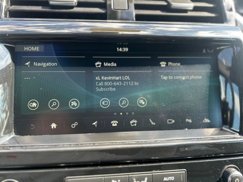 Used 2018 Land Rover Discovery HSE image 17