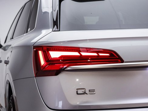 Used 2022 Audi Q5 2.0T Premium w/ Convenience Package image 10