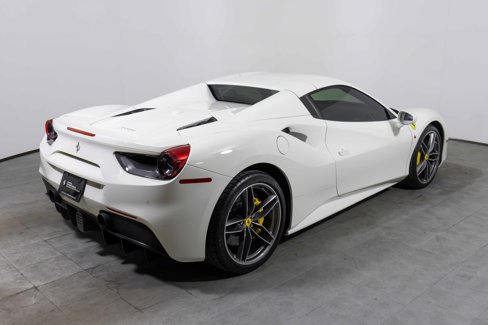 Used 2018 Ferrari 488 Spider image 18