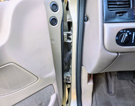 Used 1999 Ford Windstar SEL image 10