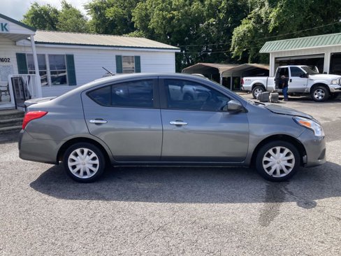 Used 2016 Nissan Versa SV image 2