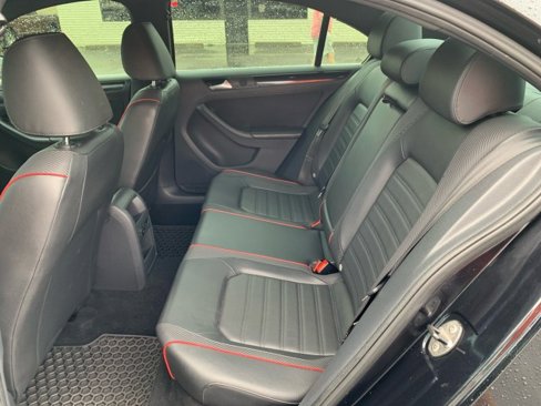 Used 2014 Volkswagen Jetta GLI image 11