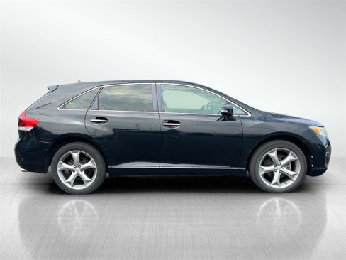 Used 2014 Toyota Venza XLE image 4