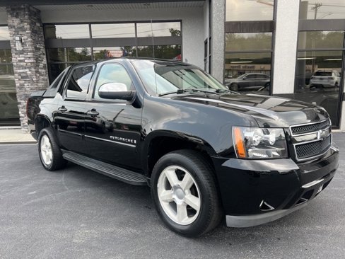 Used 2008 Chevrolet Avalanche LT w/ LT Preferred Equipment Group image 2