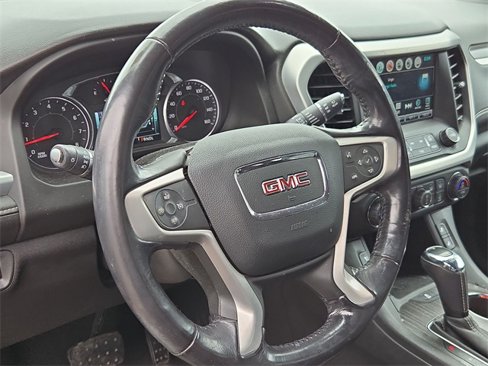 Used 2018 GMC Acadia SLT image 13