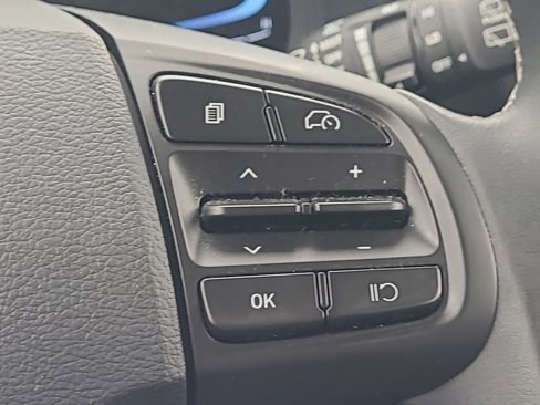 Used 2024 Hyundai Venue Limited image 24