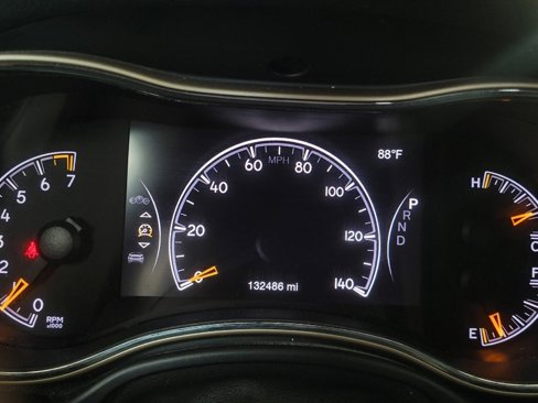 Used 2017 Jeep Grand Cherokee Laredo image 23