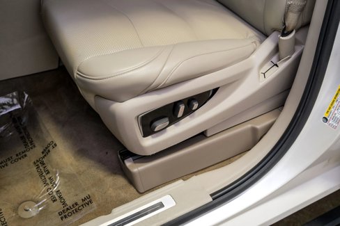 Used 2015 Cadillac Escalade Premium image 23