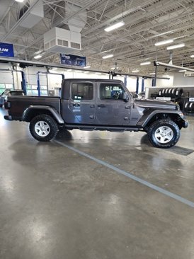 Used 2021 Jeep Gladiator Sport image 5
