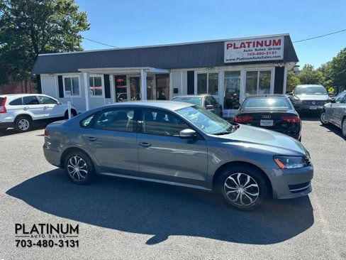 Used 2015 Volkswagen Passat 1.8T S image 2