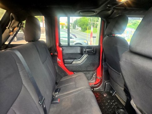 Used 2013 Jeep Wrangler Unlimited Sport image 91