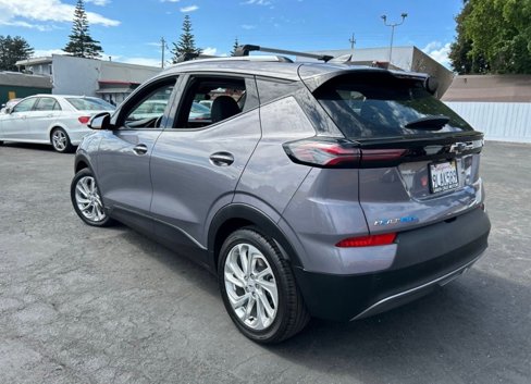 Used 2023 Chevrolet Bolt EUV LT w/ Driver Confidence Package image 4