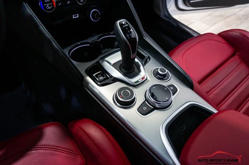 Used 2022 Alfa Romeo Giulia Veloce image 70