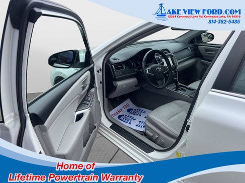 Used 2017 Toyota Camry XLE image 12