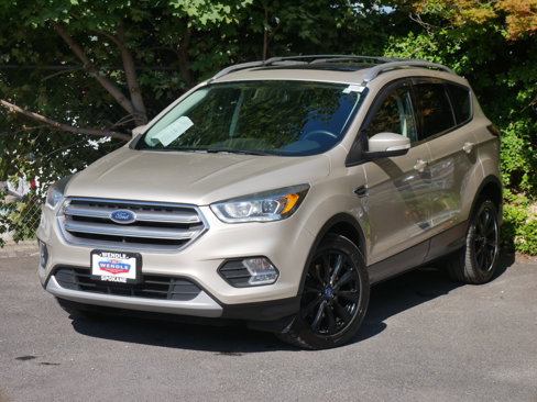 Used 2017 Ford Escape Titanium image 2