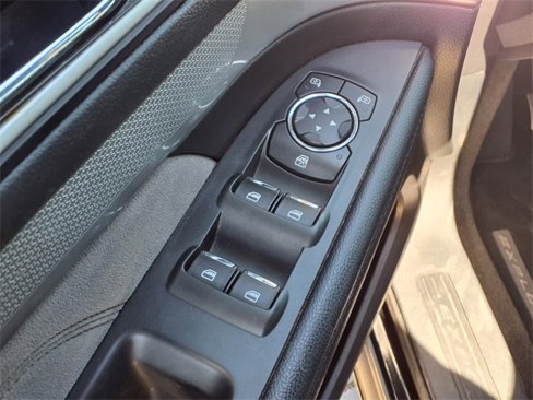Used 2017 Ford Explorer XLT w/ Equipment Group 202A image 33