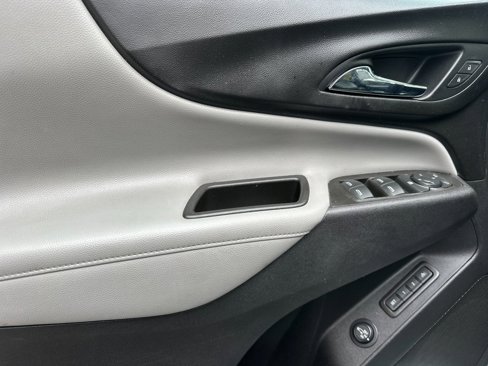 Used 2021 Chevrolet Equinox Premier image 11