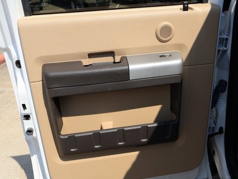 Used 2016 Ford F250 Lariat w/ Lariat Interior Package image 20