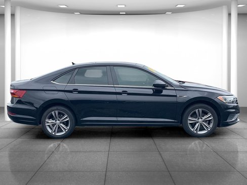 Used 2019 Volkswagen Jetta R-Line w/ R-Line Cold Weather Package image 8