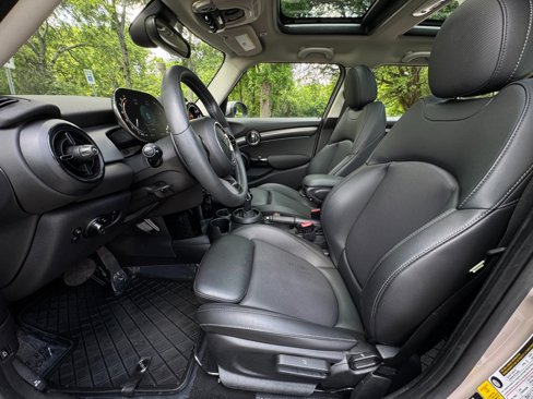 Used 2022 MINI Cooper S w/ Premium Package image 9