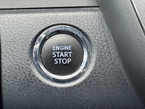Used 2022 Toyota Camry SE image 25