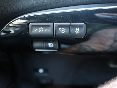 Used 2017 Toyota Prius Four image 32