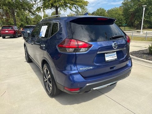 Used 2020 Nissan Rogue SV w/ Premium Package image 6