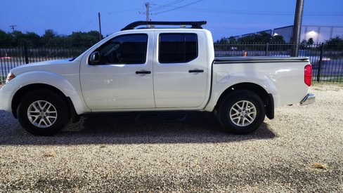 Used 2019 Nissan Frontier SV image 5