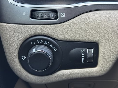 Used 2020 Jeep Cherokee Latitude image 26