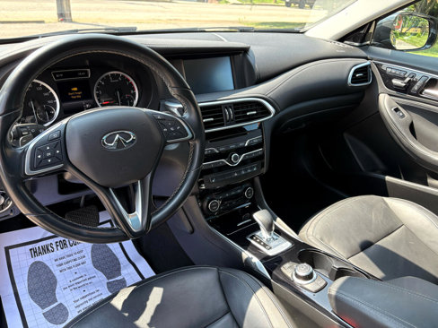 Used 2018 INFINITI QX30 Premium image 13