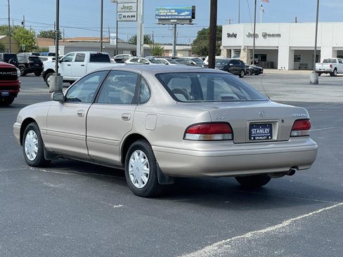 Used 1996 Toyota Avalon XL image 5