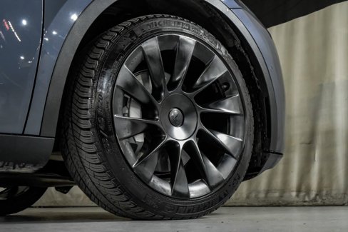 Used 2020 Tesla Model Y Long Range image 45