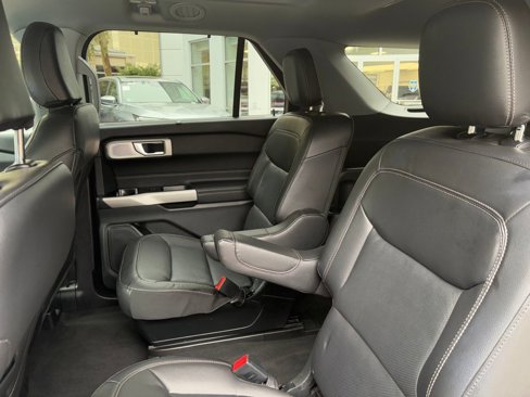 Used 2022 Ford Explorer Limited w/ Limited Technology Package image 26