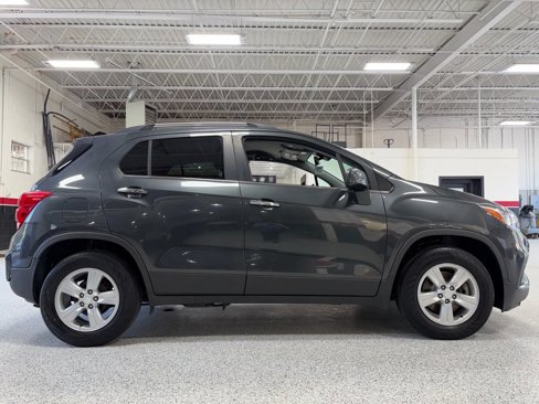 Used 2019 Chevrolet Trax LT w/ LT Convenience Package image 11