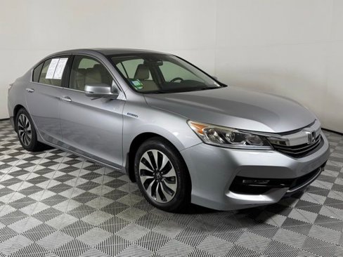Used 2017 Honda Accord EX-L image 10