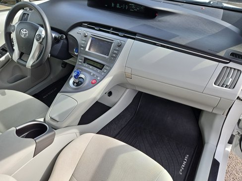 Used 2015 Toyota Prius Three image 31