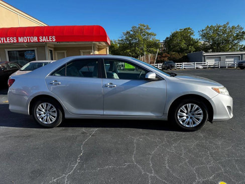 Used 2013 Toyota Camry L image 8