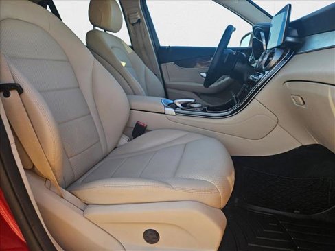 Used 2017 Mercedes-Benz GLC 300 4MATIC image 21