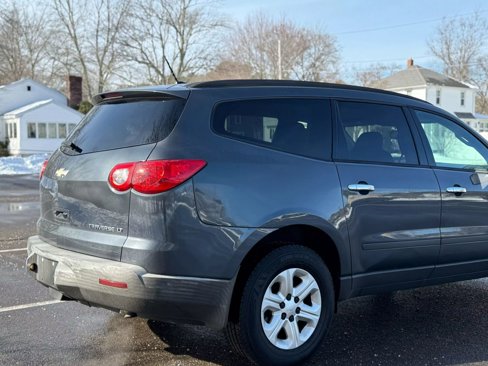 Used 2011 Chevrolet Traverse LS image 9