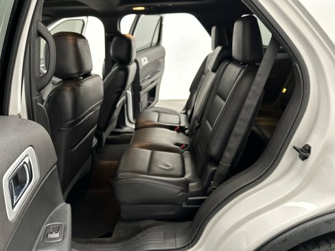 Used 2015 Ford Explorer XLT w/ Equipment Group 202A image 23