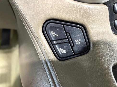 Used 2016 GMC Yukon XL SLT w/ Open Road Package image 33