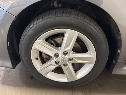 Used 2014 Toyota Camry SE image 8